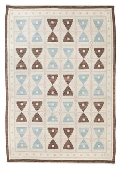 624. CARPET. "Timglas". Flat weave. 238,5 x 267,5 cm. Signed SB.