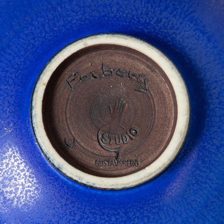 Berndt Friberg, miniatyrvaser, tio stycken, stengods, Gustavsbergs Studio 1960-/70-tal, samt bok.