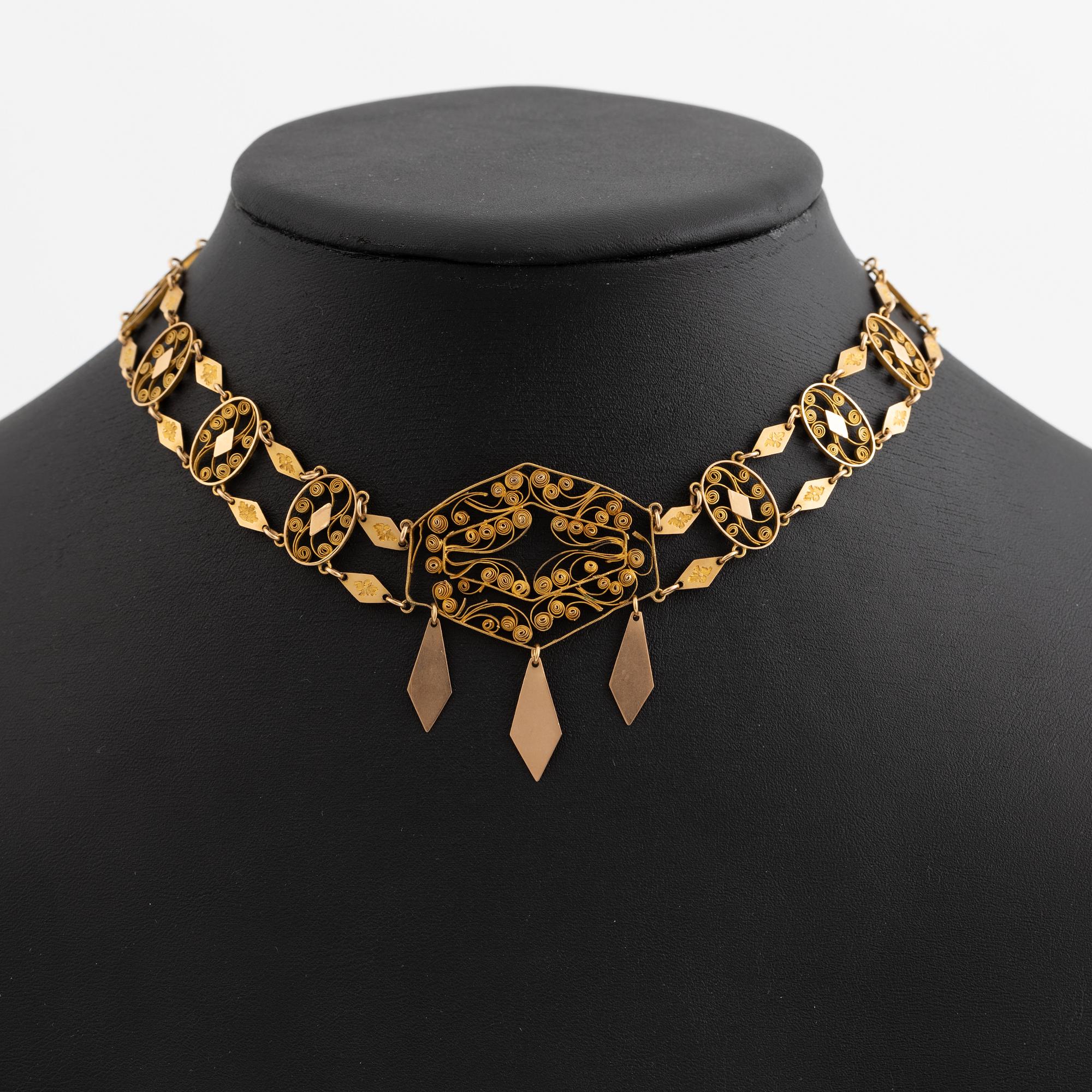 Collier 18K guld, filigranarbete, troligen omkring sekelskiftet 1900.