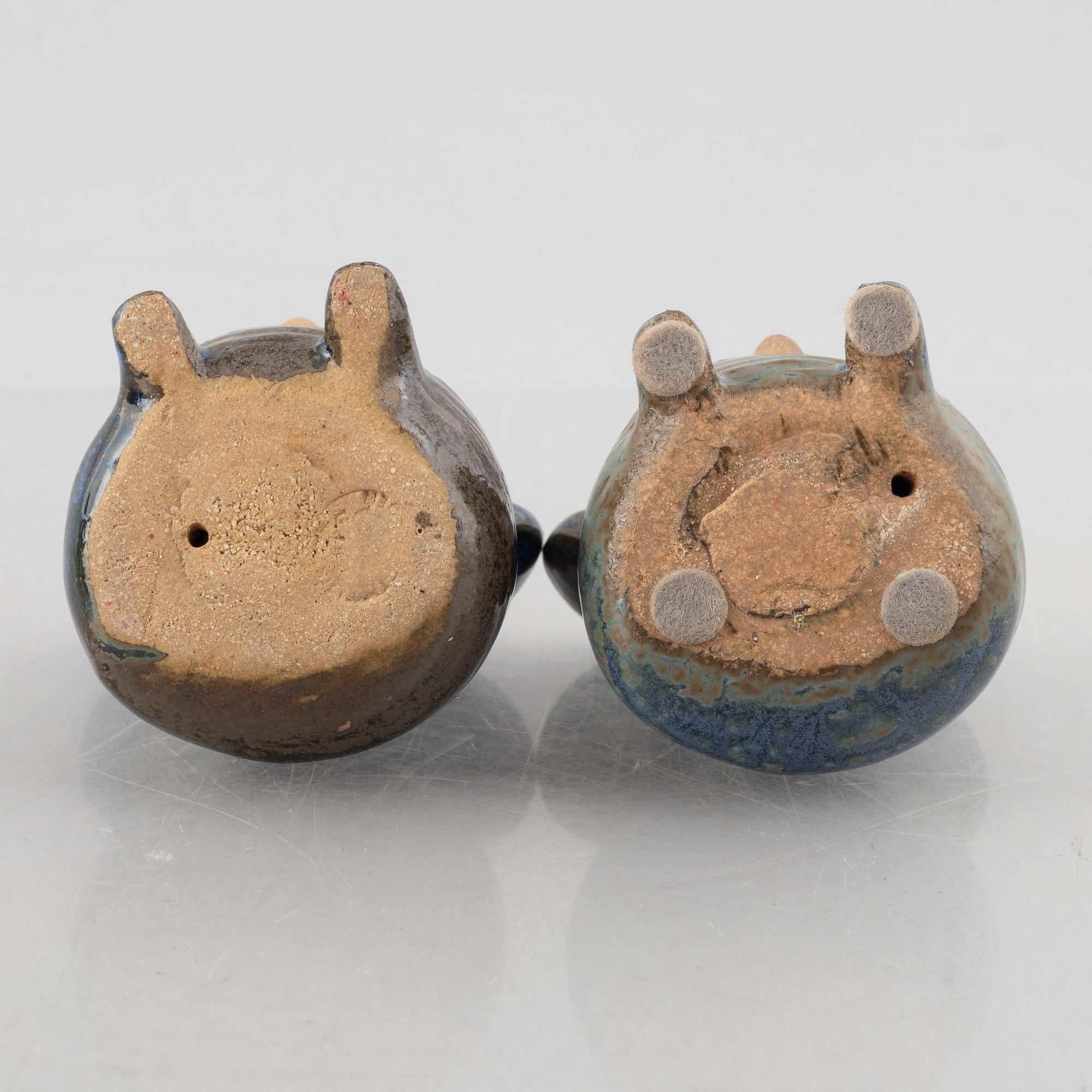 Lisa Larson, figuriner, 2 st, stengods, "Spökmusen" ur serien "Menageri", Gustavsberg.