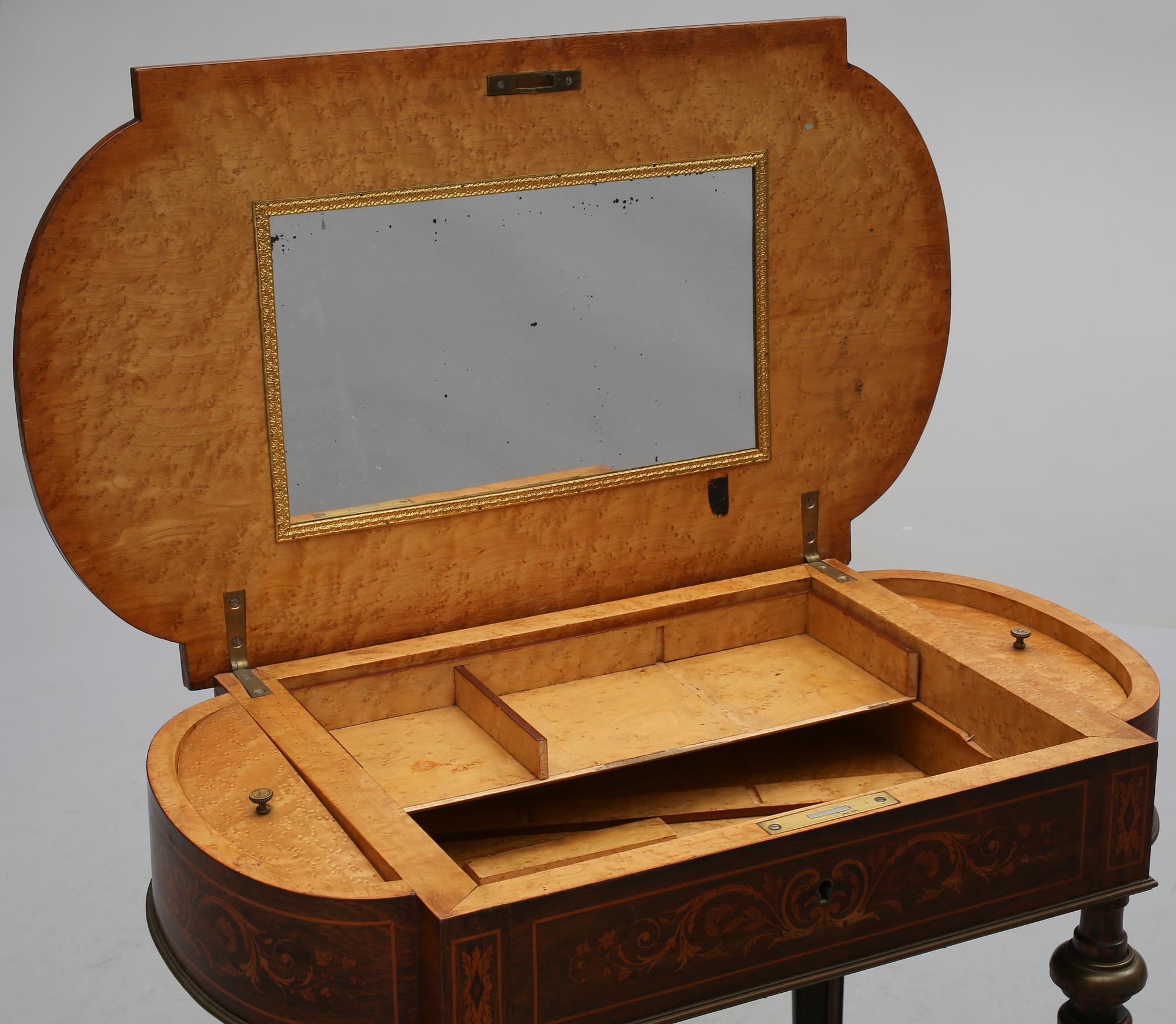 DAMARBETSBORD, Louis XVI- stil, 1900-talets början.