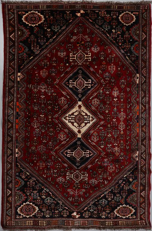 MATTA, troligen Kashgai, 315 x 204 cm, 1900-talets senare del.