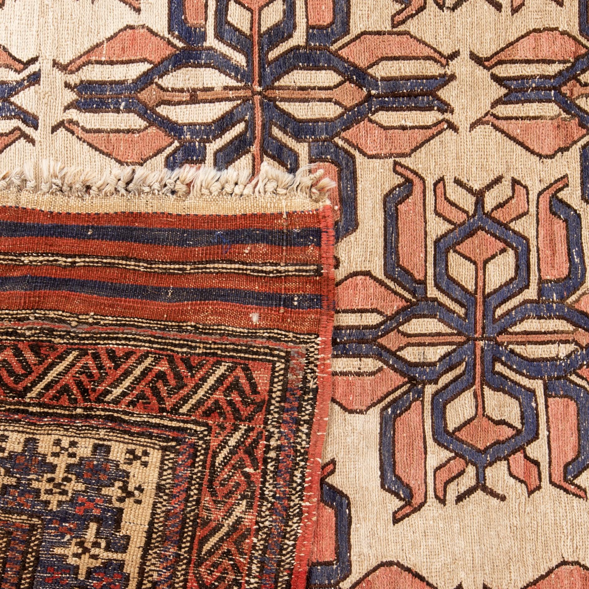 Carpet, Oriental semi-antique/antique, approx. 263x210 cm.