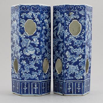 A pair of lanterns/mounted as lamps, late Qingdynasty, circa 1900.