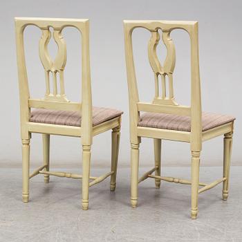 A pair of Swedish Gustavian chairs, ca 1800.