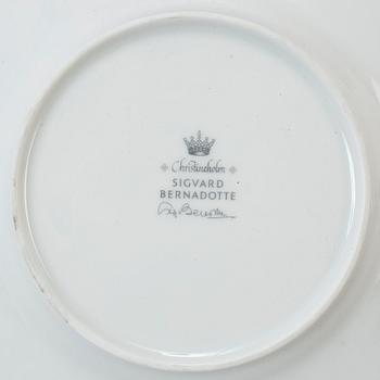 SIGVARD BERNADOTTE, a part 'Christineholm"/"Marianne' porcelain service, 2000. (33 pieces).