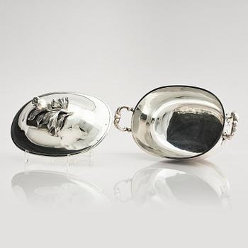 Karl Anderson, a silver tureen with lid, Stockholm 1943.