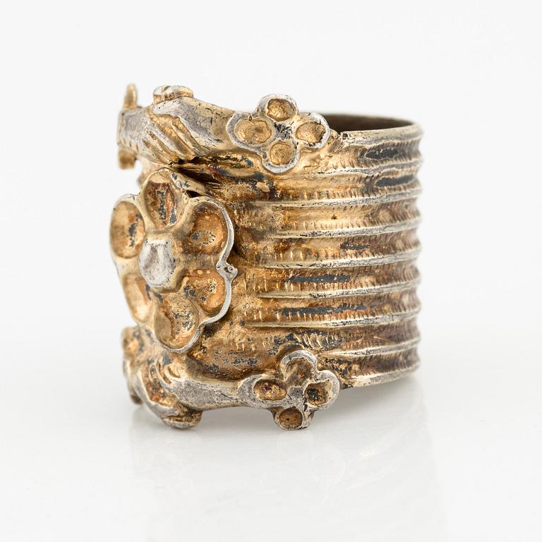 A presumably North European Renaissance silver-gilt 'fede' ring, 16th - 17th century.