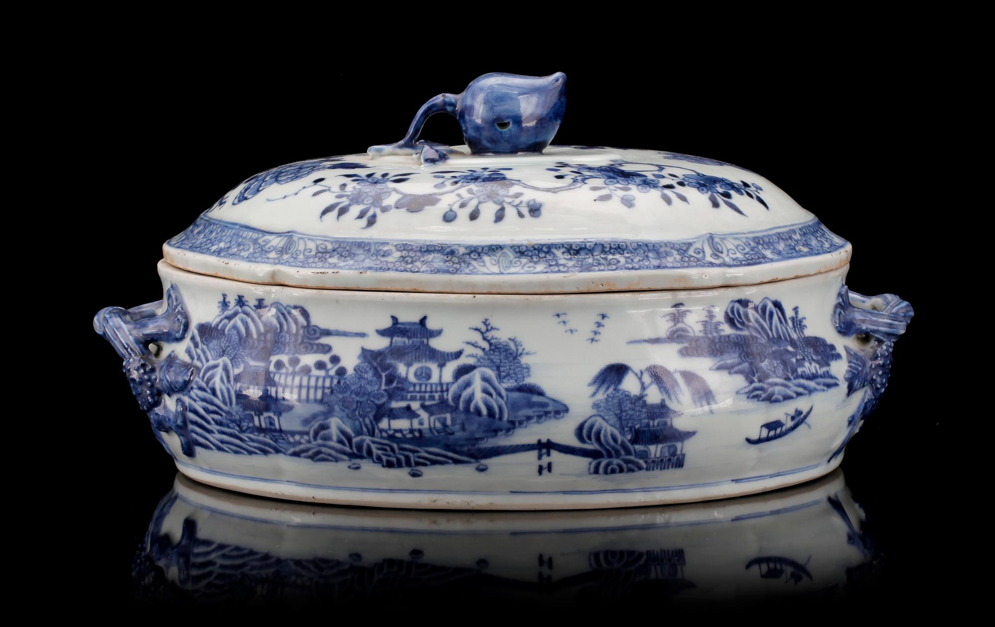 TERRIN SAMT LOCK, porslin, Qianlong, Kina, 1700-talets slut.