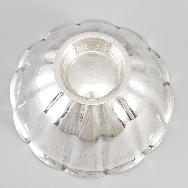 GEORG JENSEN, a sterling silver bowl 522 A. Denmark.