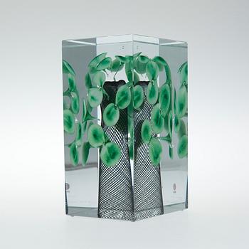 Oiva Toikka, A GLASS CUBE.