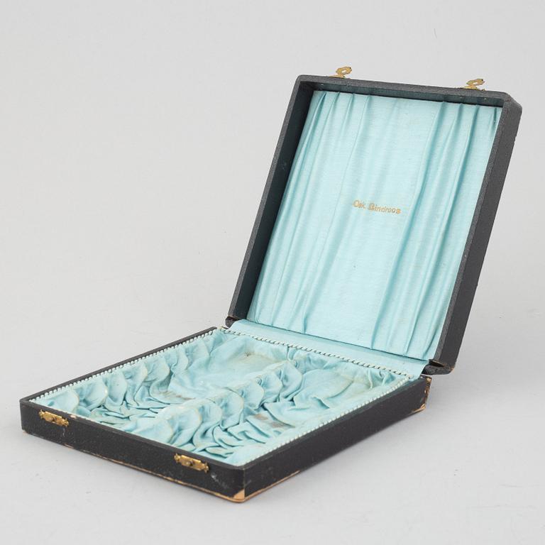 A 51-piece silver cutlery, Kultakeskus, Hämeenlinna, including 1951 and ten fruit knives, Suomen Kultaseppä Oy, Turku.