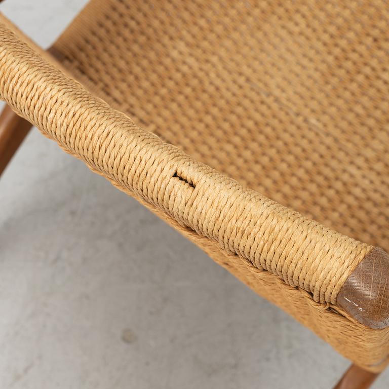 Hans J Wegner, a 'CH 25', Carl Hansen & Søn Møbelfabrik, Odense, Denmark.