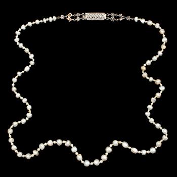 Pearl necklace, clasp with rose cut diamonds.