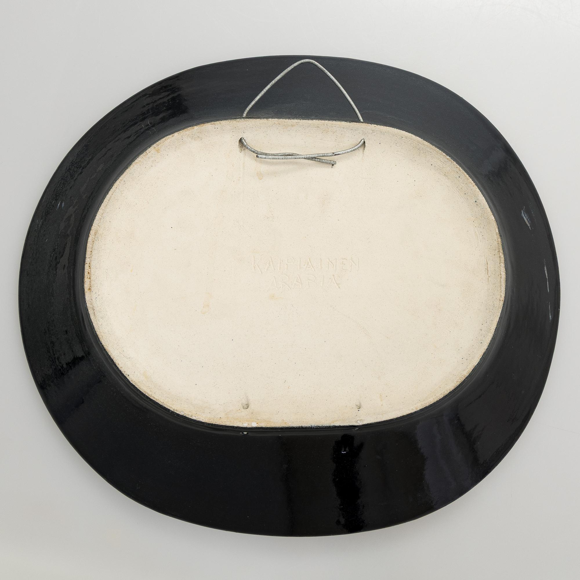 Birger Kaipiainen, Decorative dish, stoneware, signed Kaipiainen Arabia.