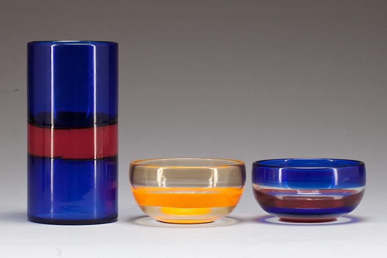 SKÅLAR OCH VAS, 3 delar. Glas. Venini.