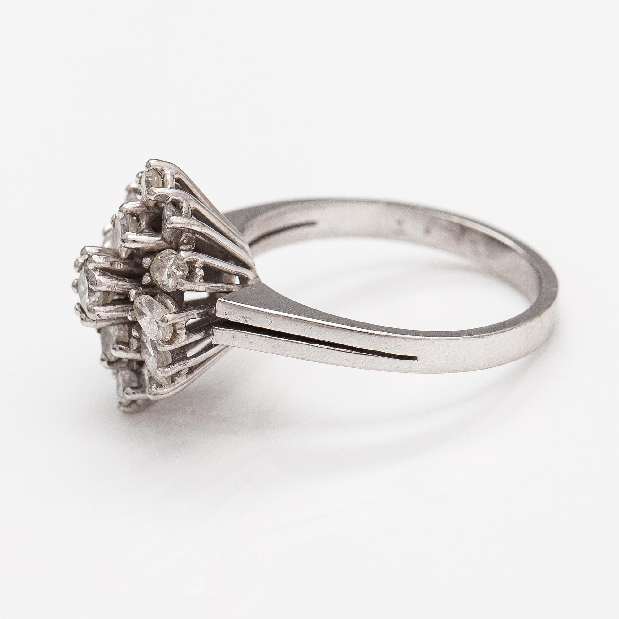 An 18K white gold ring with diamonds ca. 1.31 ct in total. Westerback, Helsinki 1974.