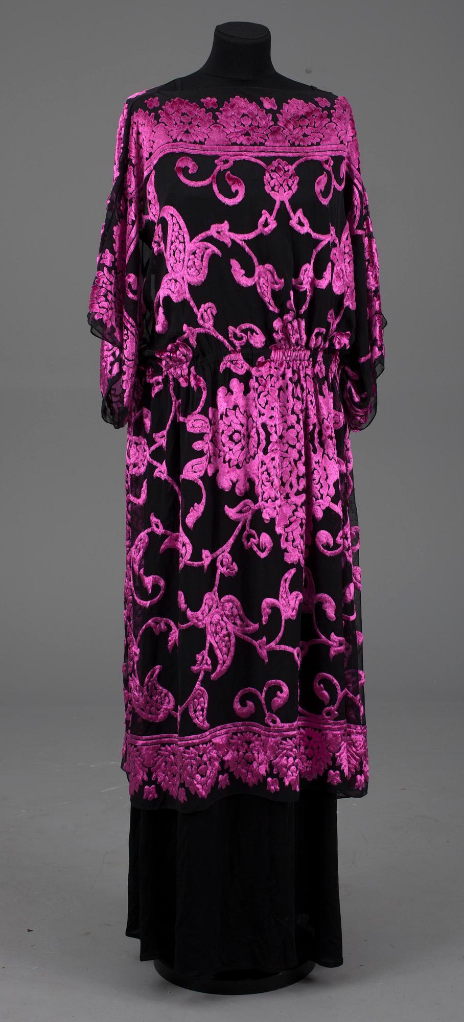 AFTONKLÄNNING, Pierre Balmain, Paris.