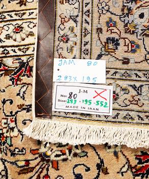 A Kashan carpet, a. 283 x 195 cm.