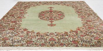 Matta, Kirman, ca 400 x 295 cm.