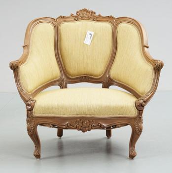 FÅTÖLJ samt TABURETTER, ett par, Louis XV-stil, 1900-tal.