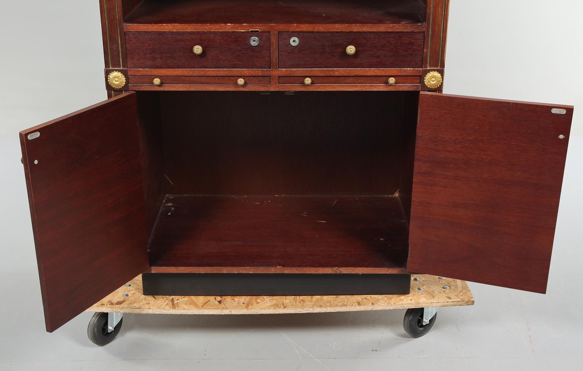 SKÅP, 2 st, 1900-talets senare del.