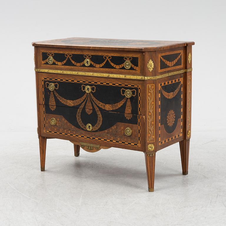 Byrå, gustaviansk stil, 1800-talets slut.