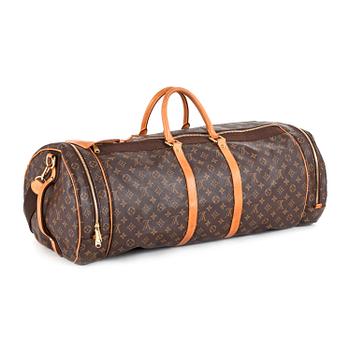 425. LOUIS VUITTON,  a monogram canvas weekend bag, "Sac Athletisme".