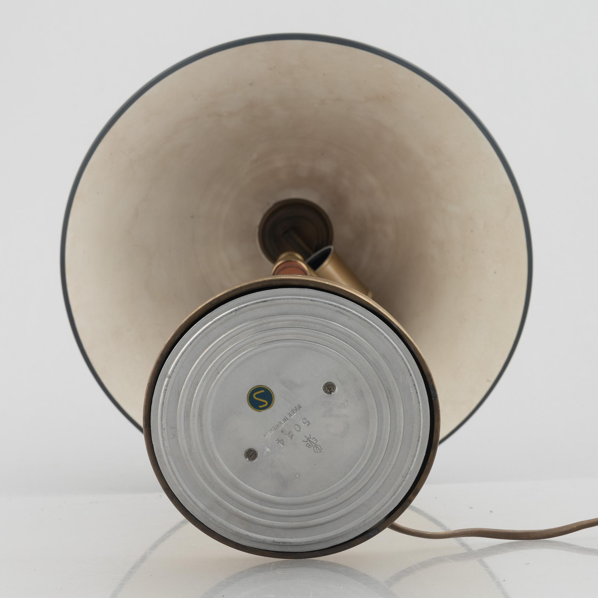 Einar Bäckströms Metallvarufabrik, bordslampa, modell 5014, 1940-tal.