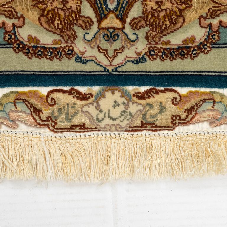 Matta, Täbris, part silk,  figural, ca 167 x 98 cm.