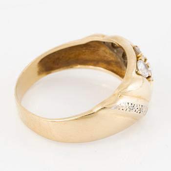 Ring, 18K gold with brilliant-cut and octagonal-cut diamonds.