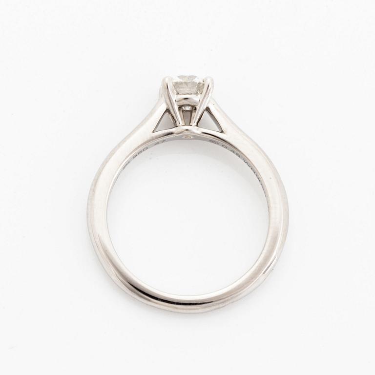 Cartier 0,46 ct brilliant-cut diamond ring.