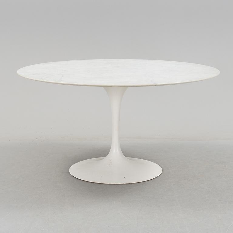 AN EERO SAARINEN "TULIP" TABLE, Knoll International.