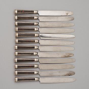 Matknivar, 12 st, sköldpadd och silver, Sverige omkring 1800.