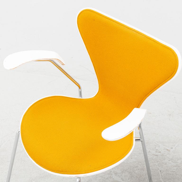 Arne Jacobsen, karmstolar, 4 st, "Sjuan", Fritz Hansen, Danmark, daterade 2001.