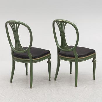 A Gustavian dining table with 8 chairs, Åmells, second half of the 20th century.