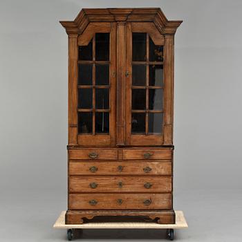 VITRINSKÅP, 1700/1800-tal.