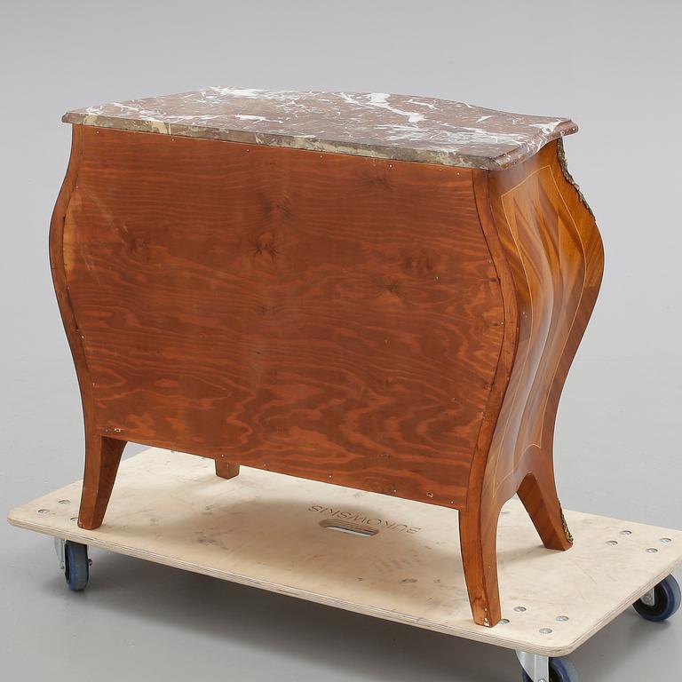 BYRÅ, rokokostil, 1900-talets mitt.