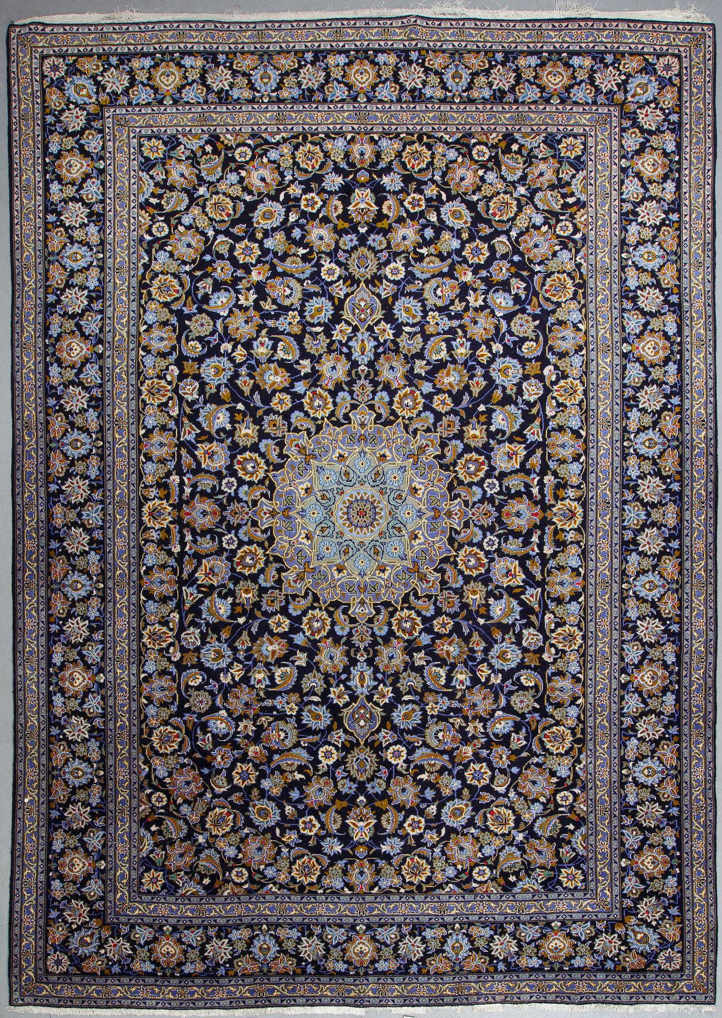 A carpet, Kashan ca 415 x 300 cm.
