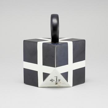 ROLF SINNEMARK, tekanna,  porslin, "Cube", Rörstrand, sent 1900-tal.