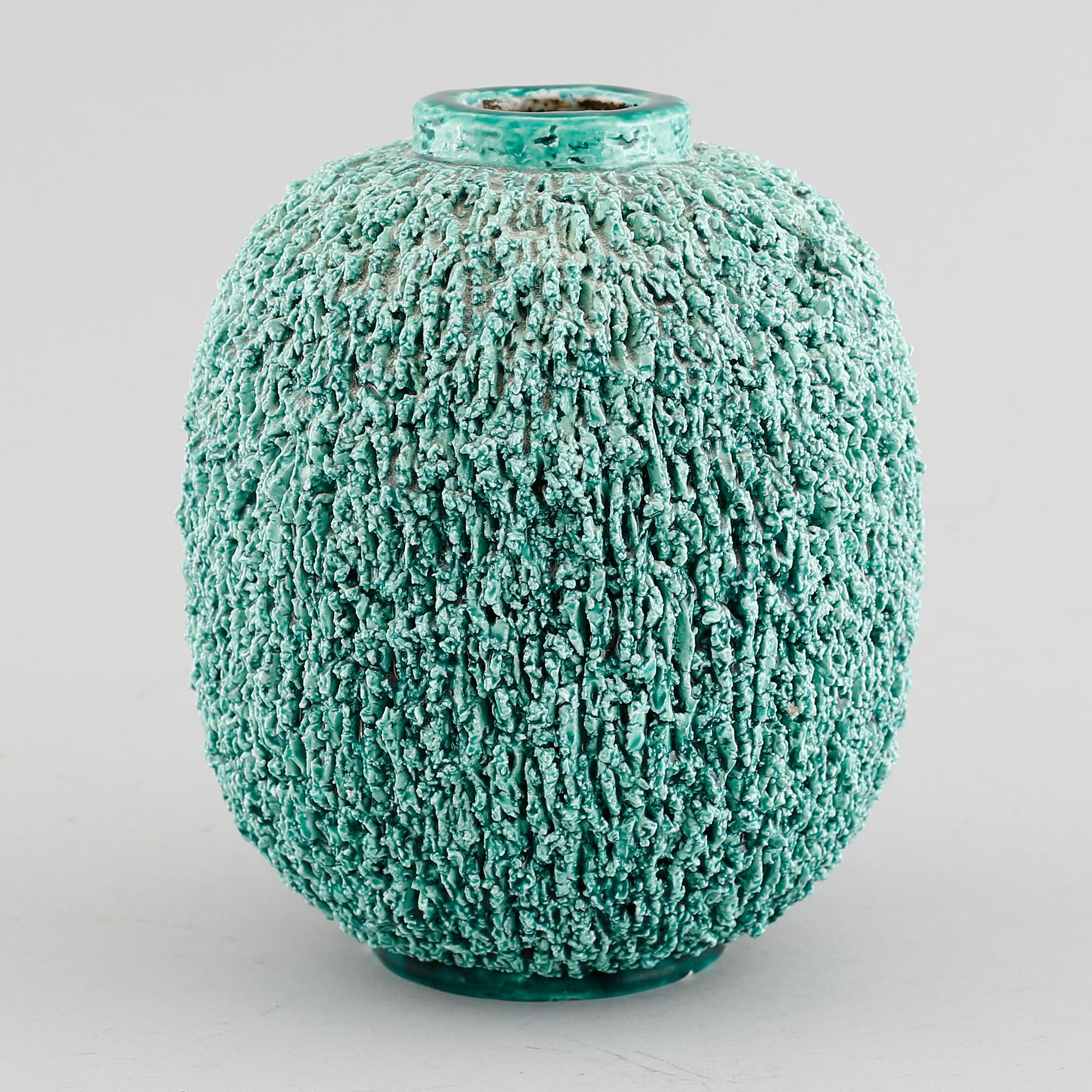 GUNNAR NYLUND, vas, chamotterat stengods, Rörstrand, formgiven 1936.