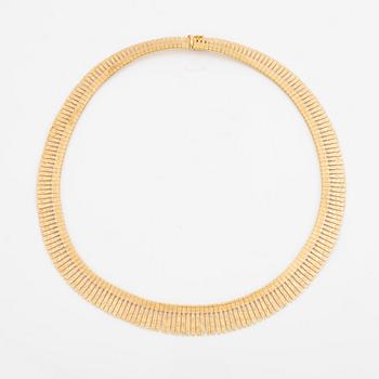 18K gold necklace.