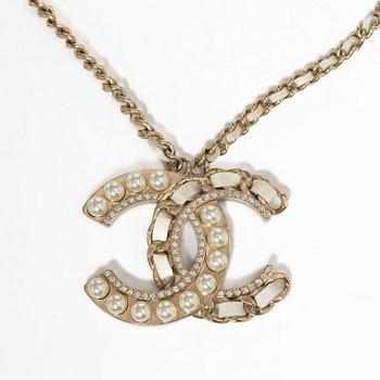 Chanel, collier, 2019.