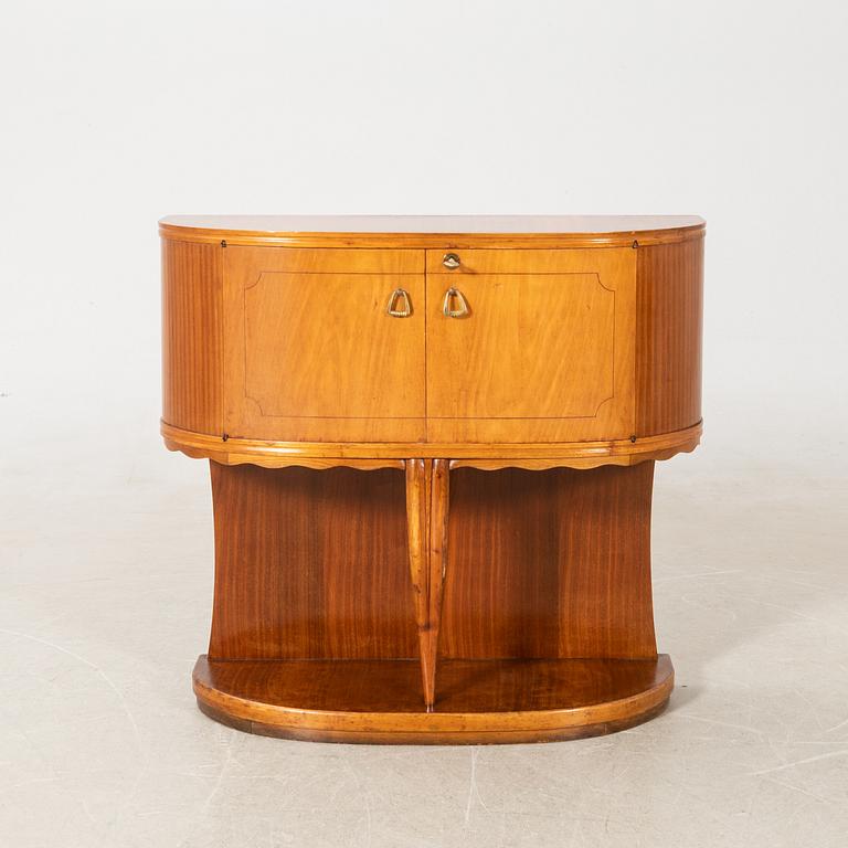 Sideboard, 1900-talets första hälft.