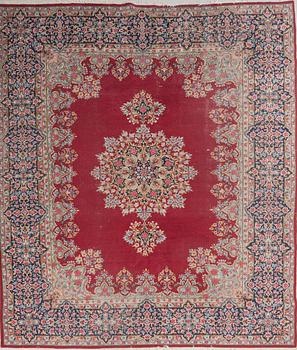 Carpet, Kirman, 405 x 298 cm.