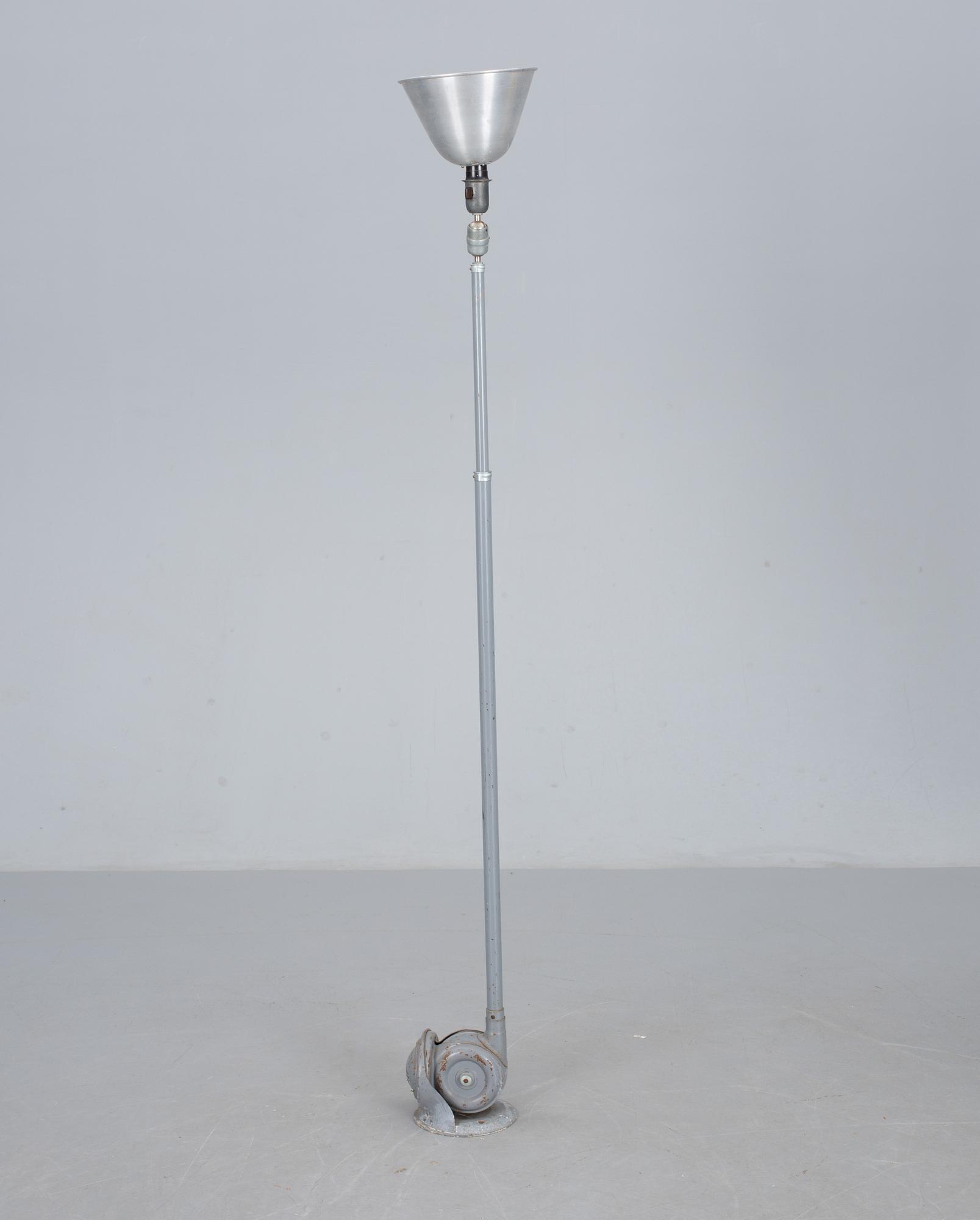 VÄGGLAMPA, "Triplex-pendel", Johan-Petter Johansson, 1900-talets mitt.