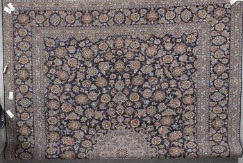 MATTA, Keshan, ca 408x300 cm.