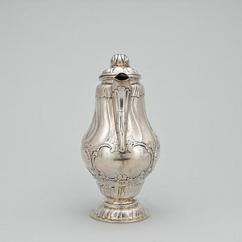 KAFFEKANNA, silver, rokokostil, Johan August Färngren, Stockholm, 1923. Vikt ca 546 g.