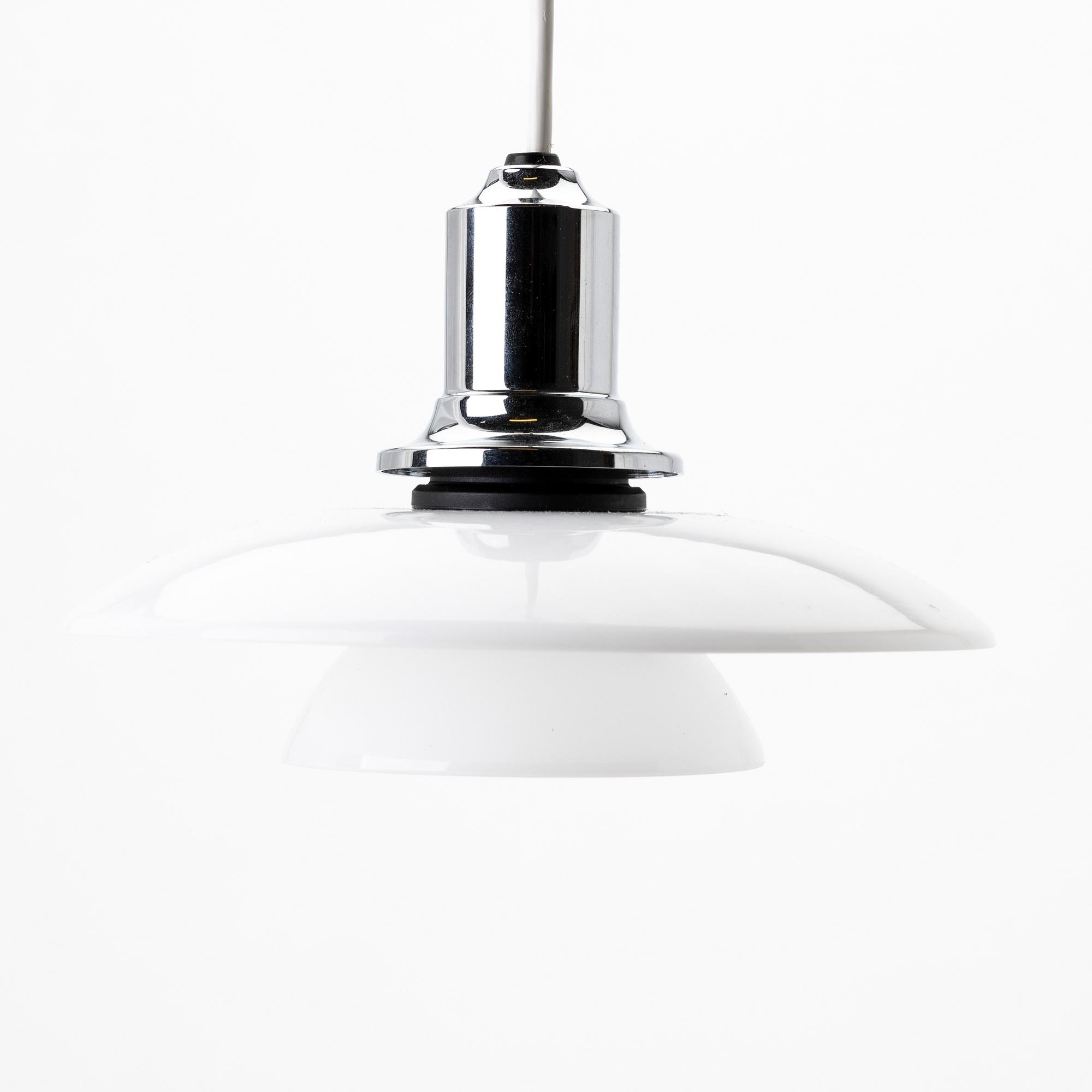 Poul Henningsen, taklampa, "PH 2/1", Louis Poulsen, Danmark.