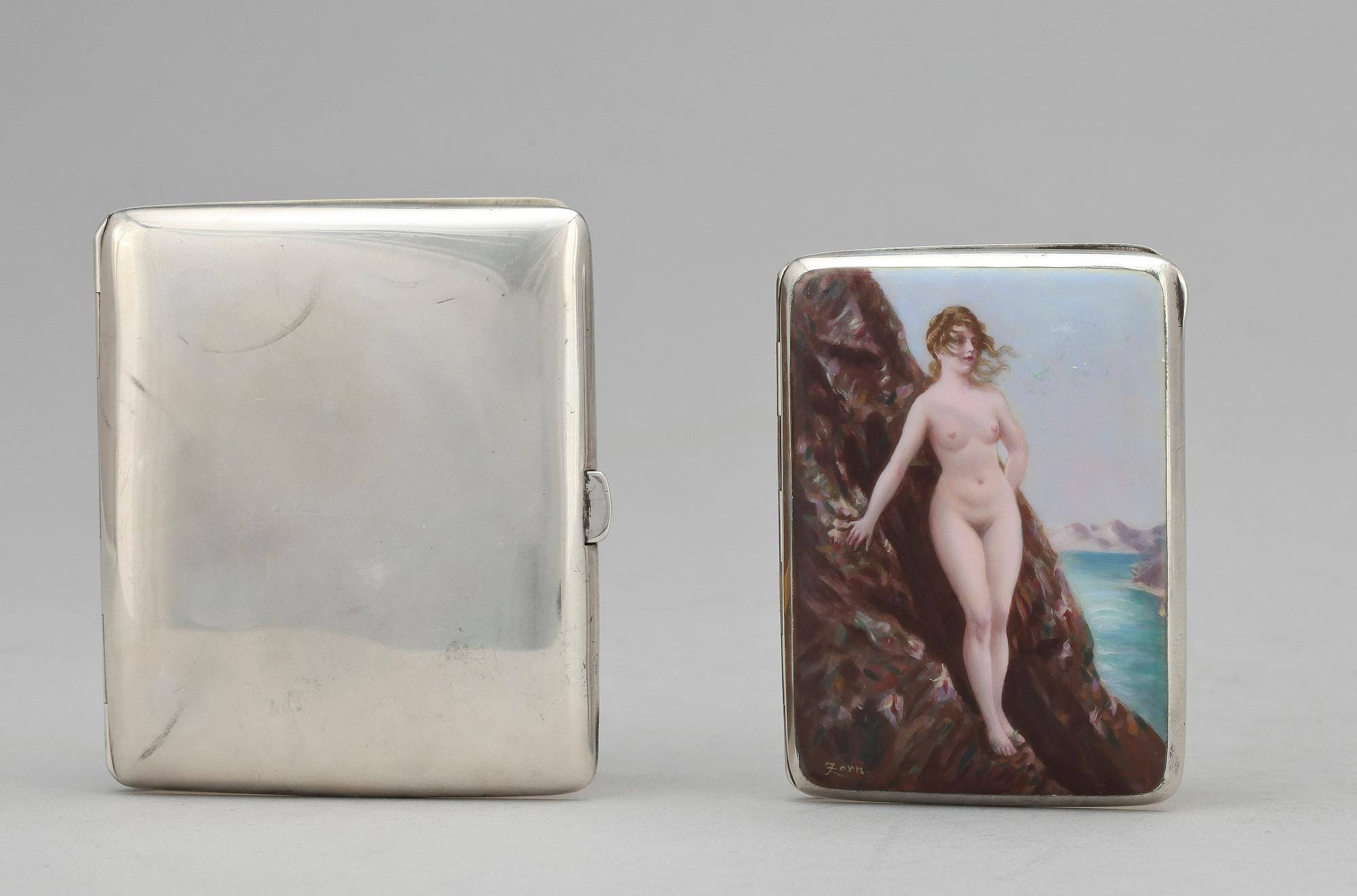 CIGARETTETUIN, 2 st, silver och emalj, bla C G Hallberg, 1900-talets början.